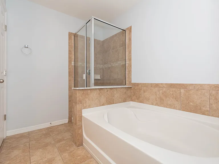 15948 Fishhawk View Dr — Photo 25