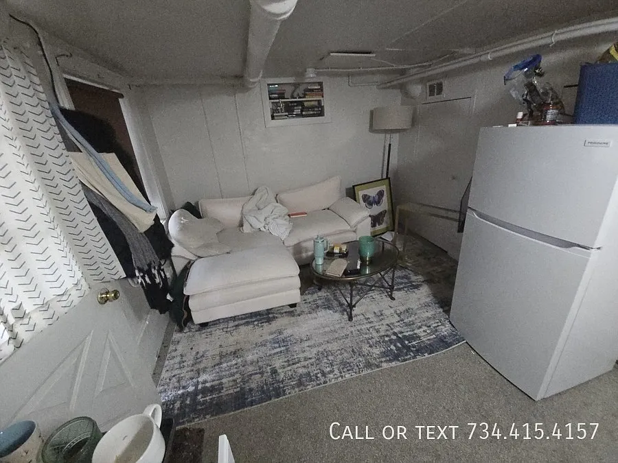 906 Packard St Apt #4 — Photo 2