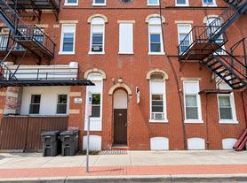 32 N 3rd Ave