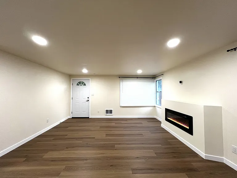 3404 SE 5th St — Photo 9