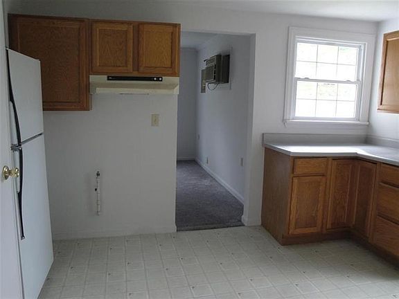 5th image of 306 Center St