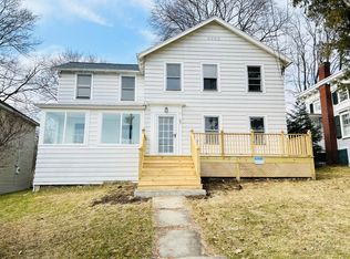 23 New St, New Baltimore, NY 12124