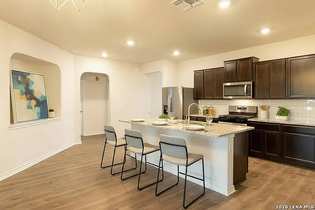 4 bed, 2.0 bath, 1700 sqft, $1,995 — Photo 4