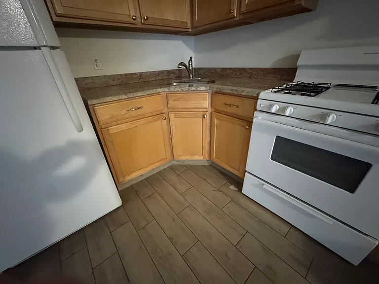 643 Tompkins Ave #1 — Photo 17
