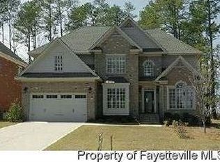 104 Shadow Oak Dr, Fayetteville, NC 28303