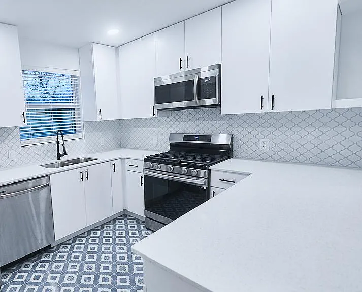 3300 Tom Green St #6 — Photo 5