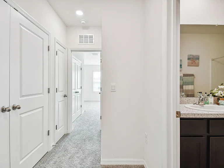 5679 English Oak Ln — Photo 34