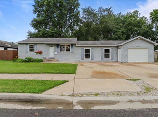 6036 Rosehill Rd, Shawnee, KS 66216