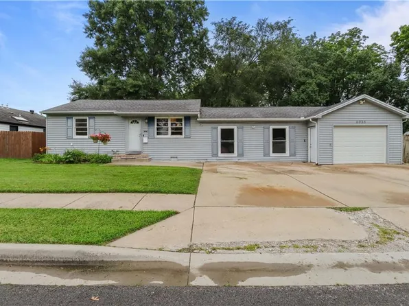 6036 Rosehill Rd, Shawnee, KS 66216