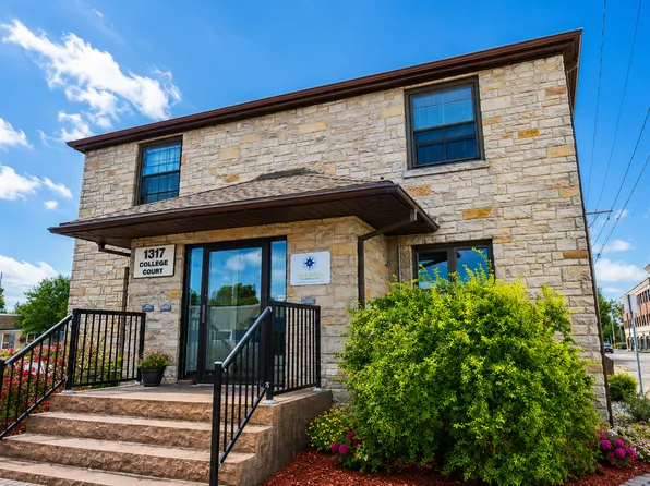 1317 College Ct APT W, Stevens Pt, WI 54481