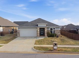 636 NW 180th St, Edmond, OK 73012