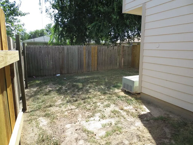 1104 Welsh Ave #D — Photo 9