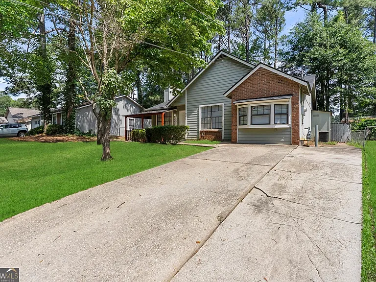 991 Brandon Hill Way — Photo 25