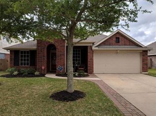 615 Castle Cove Ln, League City, TX 77573