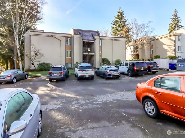 14665 NE 34th Street Ct #B-19, Bellevue, WA 98007