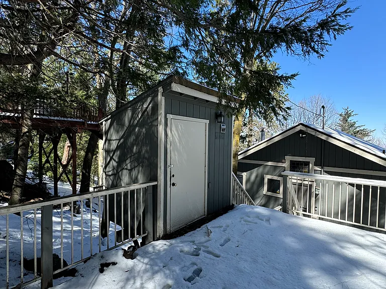 957 Coulter Pine Rd — Photo 2