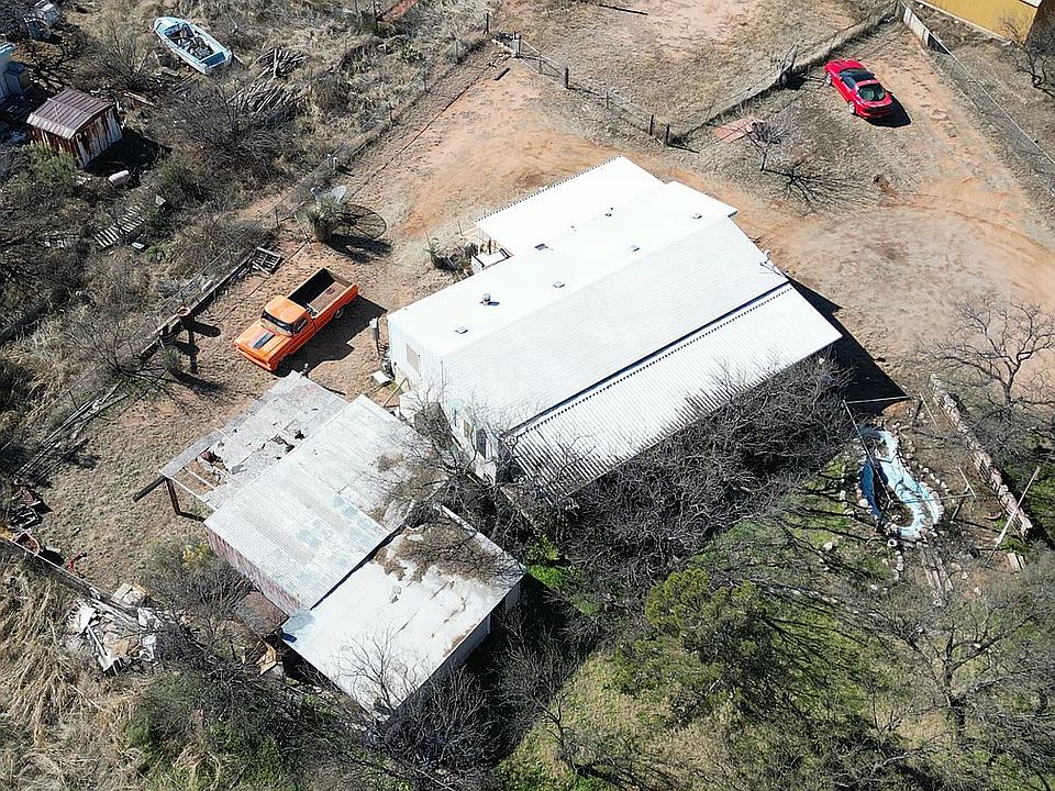 2nd image of 452 N Crooked Ln