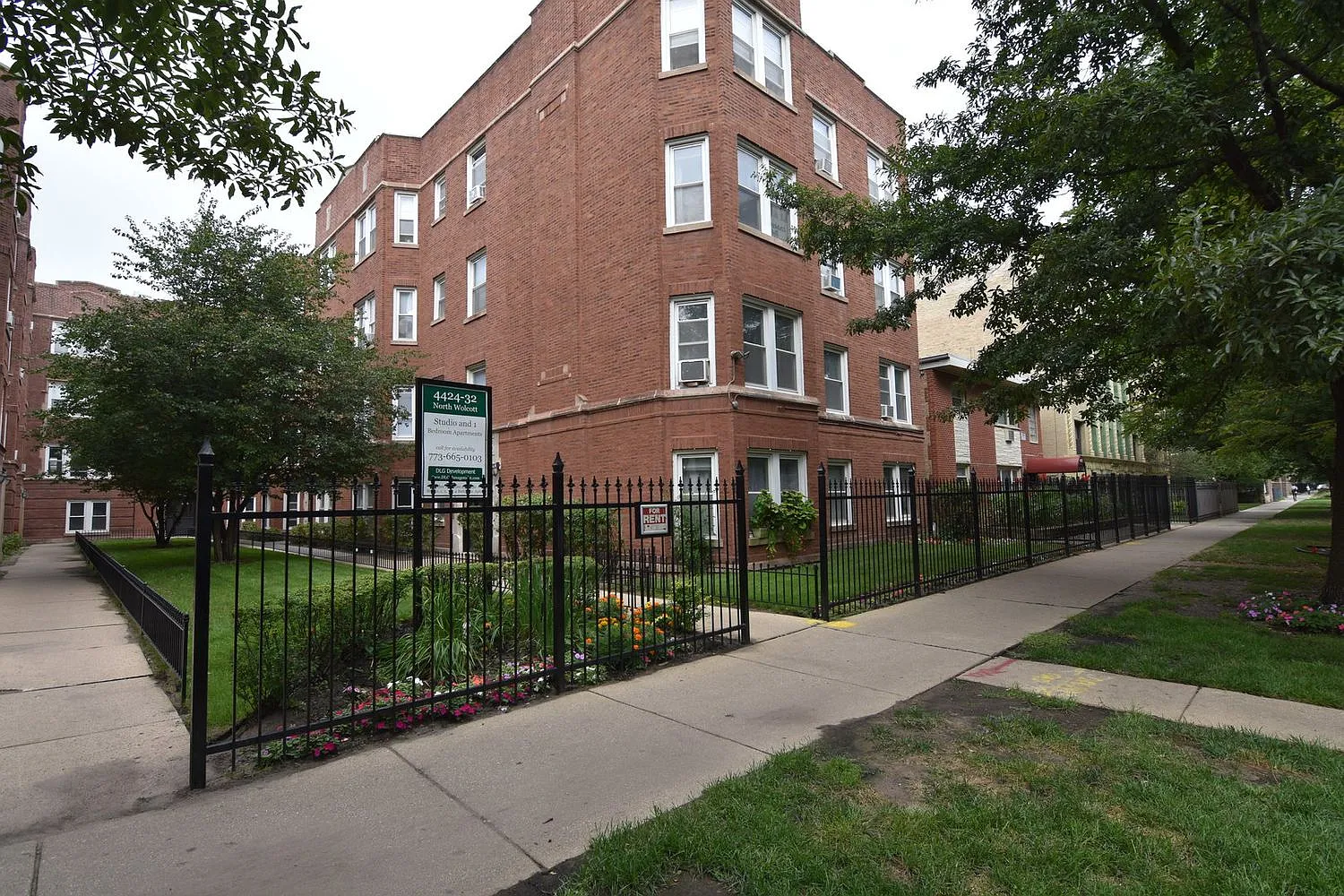 The Courtyard on Wolcott — Photo 3