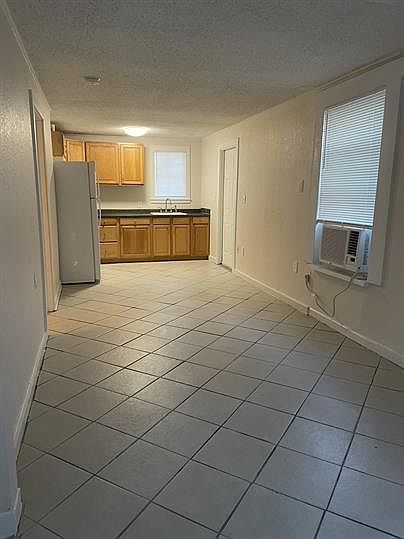 1st image of 1017 Michigan Dr W #3