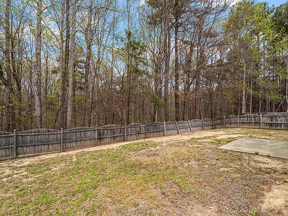 5th image of 9 Esterbrook Ct
