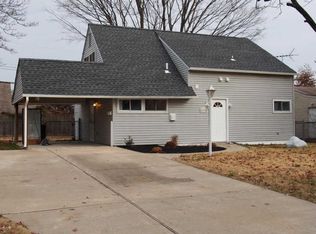 234 N Park Dr, Levittown, PA 19054