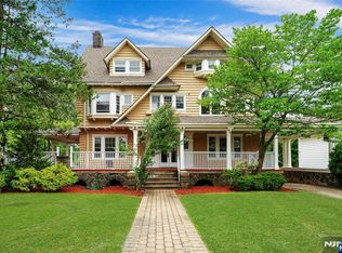 241 Summit Ave, Hackensack, NJ 07601