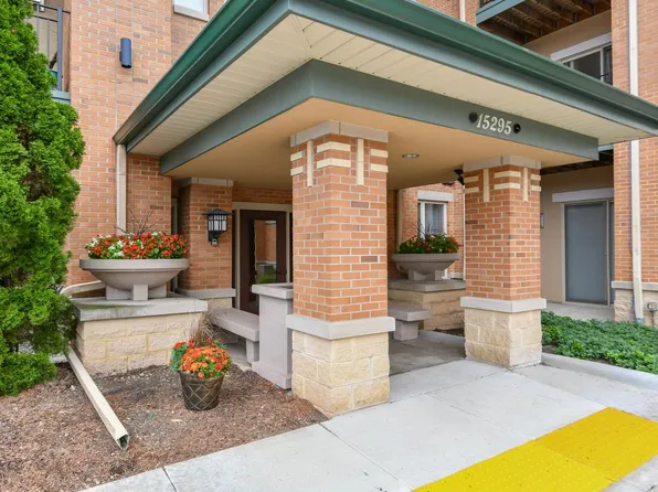 15295 West Library LANE #306, New Berlin, WI 53151
