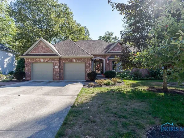 8043 Donnington Dr, Waterville, OH 43566