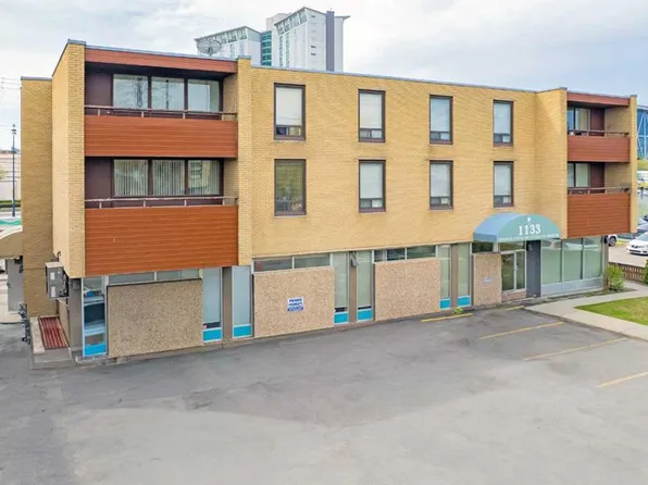 1133 17th Ave NW #1-10, Calgary, AB T2M 0P7