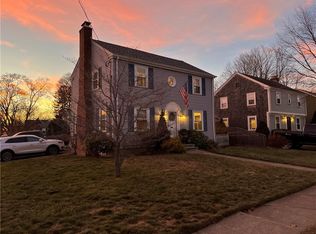 83 Parkside Dr, Warwick, RI 02888