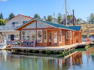 55 NE Bridgeton Rd SLIP 9, Portland, OR 97211