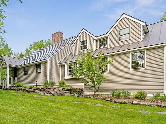 2nd image of 1442 North Road