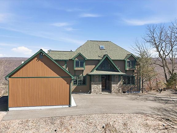 3rd image of 2629 Timberlake Dr