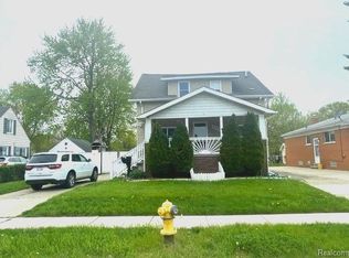 23057 Hayes Ave, Eastpointe, MI 48021