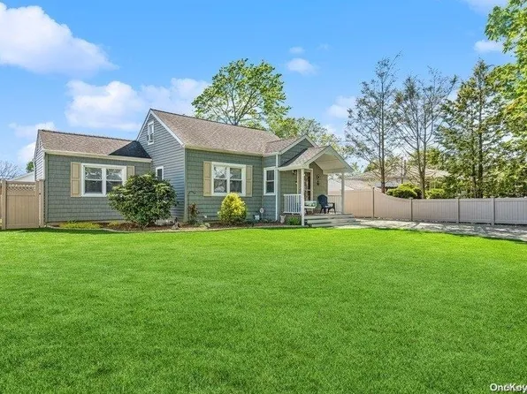 28 Fulton Street, Deer Park, NY 11729