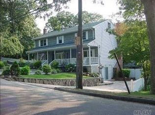 24 Brunswick Rd, Lake Ronkonkoma, NY 11779