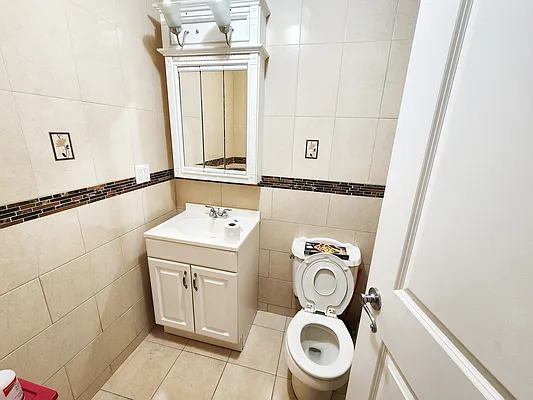 Rented by Voro New York | media 11