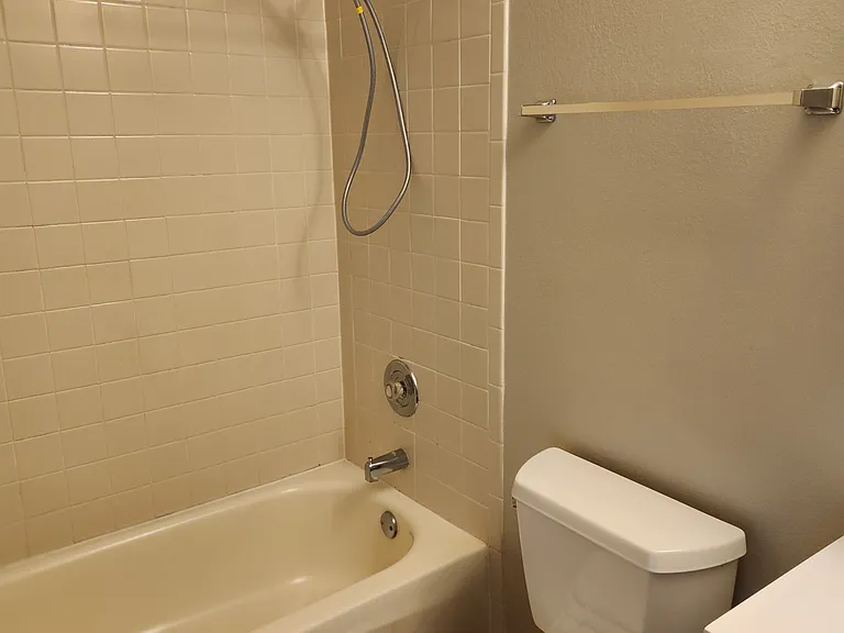 103 Glovers Ln — Photo 8