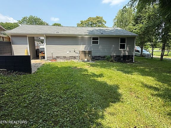 3rd image of 338 Jefferson Ave