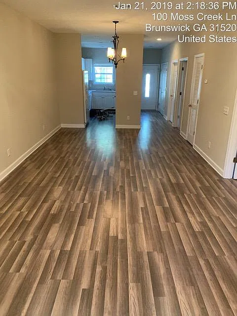 490 Moss Creek Ln — Photo 2