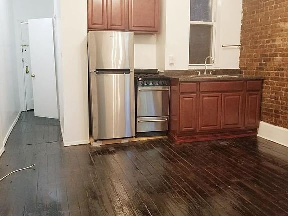 5th image of 493 12th St APT 1B