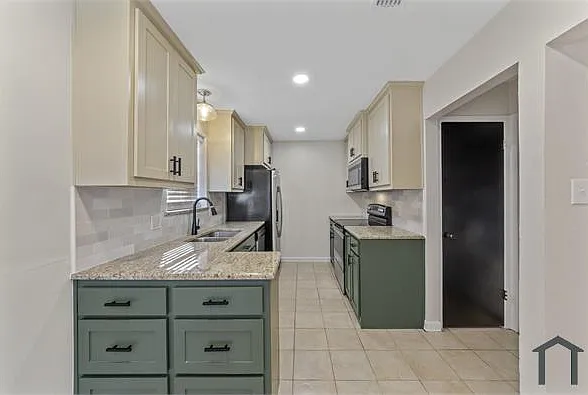 3014 Patricia Ln