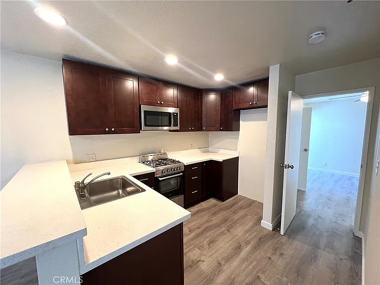 4307 W 142nd St #9 — Photo 6