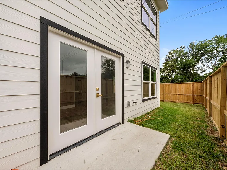 7117 Springdale St #B — Photo 4