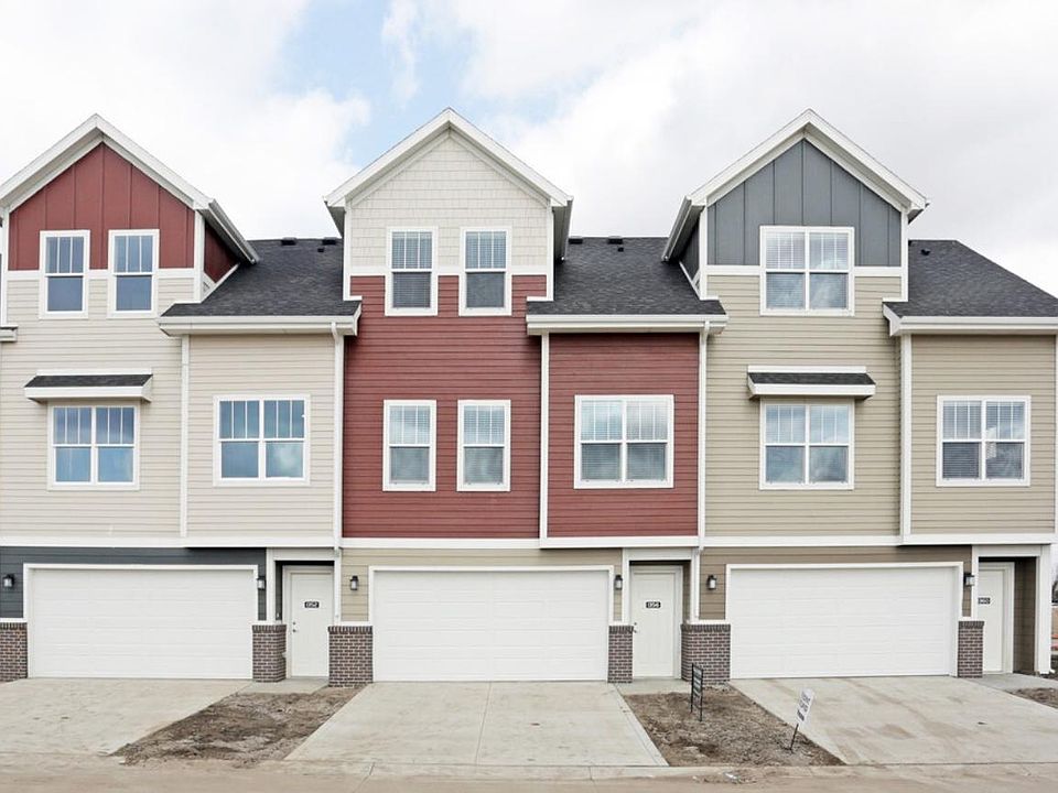 1st image of 1421 SE Quartz Ln