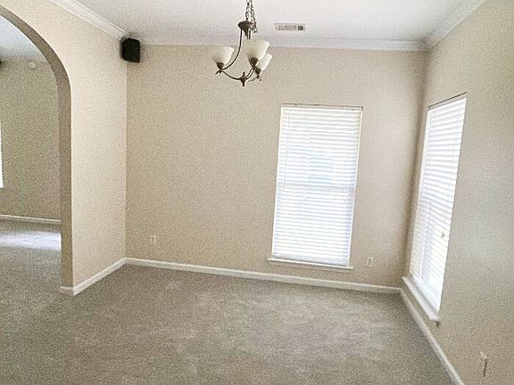 3rd image of 273 Oxmoor Pl