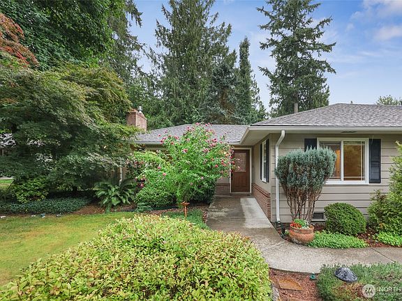 3rd image of 6311 Glenwood Drive SW
