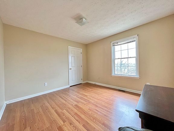5th image of 616 Sherard Cir #618