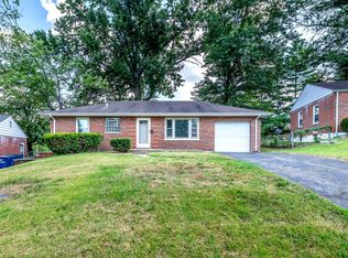 34 Hawkesbury Dr, Saint Louis, MO 63121