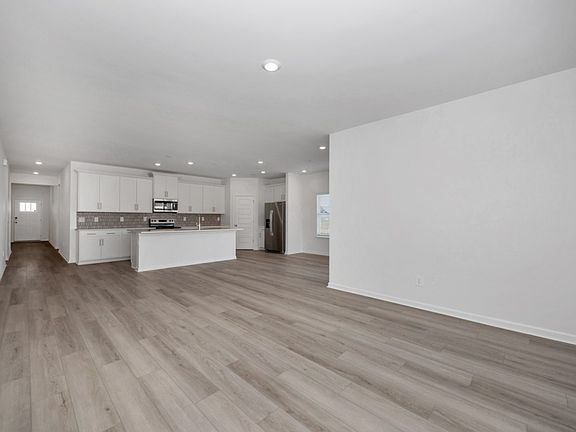 The Gibson floorplan with the Finesse White interior package.